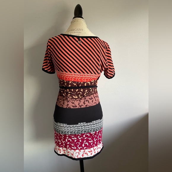 Save the Queen mini dress - Picture 4 of 11